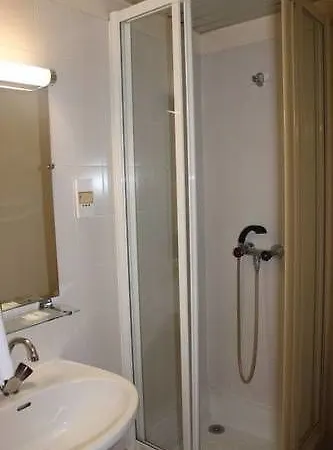 Marmotel Etoile 3* Paris