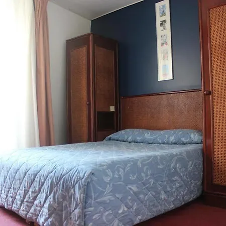 Marmotel Etoile Hotel Paris