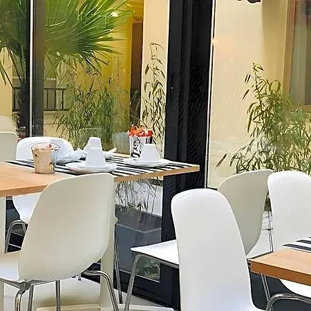 Marmotel Etoile 3* פריז