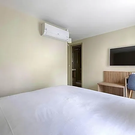 Marmotel Etoile מלון