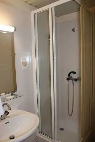 Marmotel Etoile 3* Paris